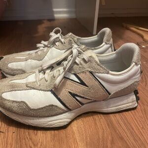 Women’s new balance sneakers